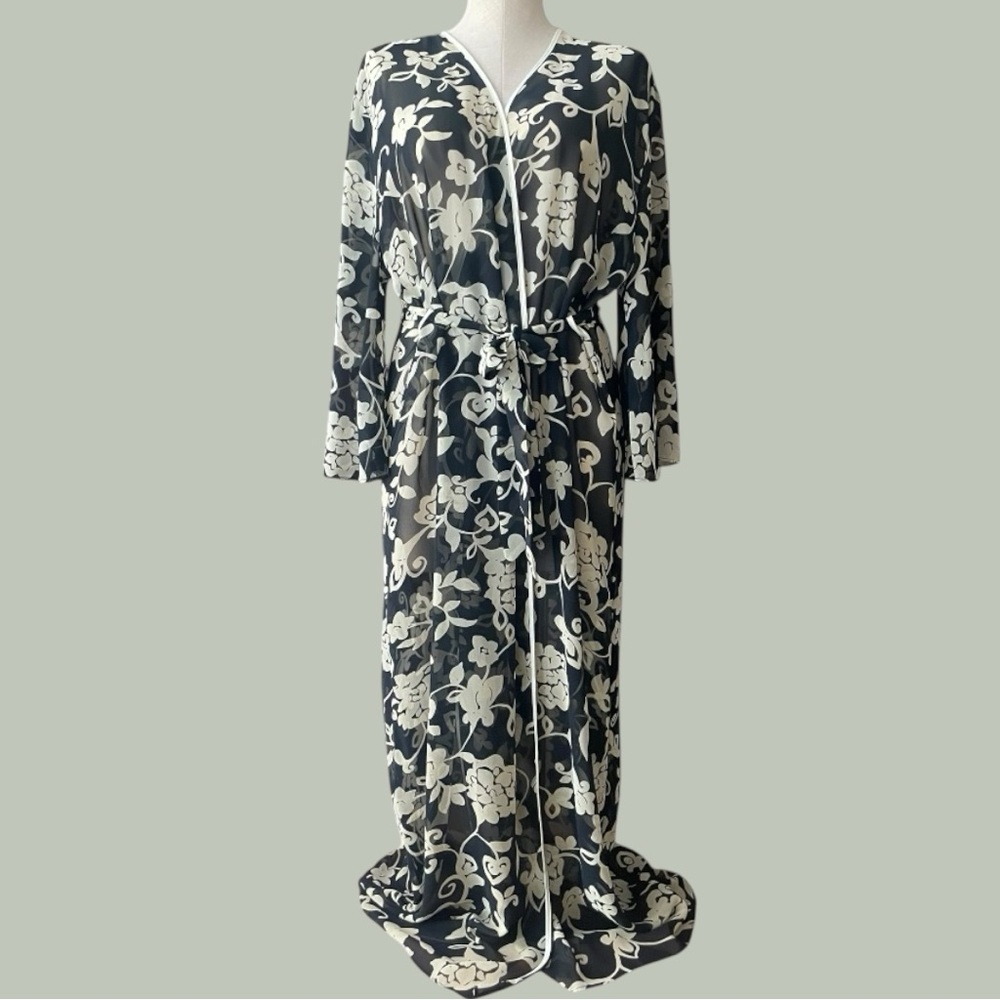 Sheer Robe Sz M | Maxi By Coldwater Creek
Black & Cream Floral | Elegant!